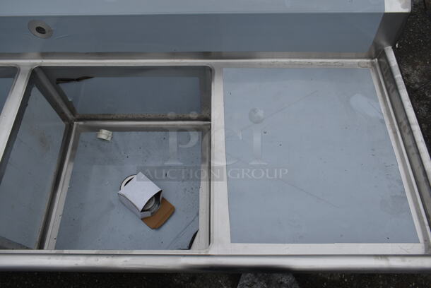 BRAND NEW SCRATCH AND DENT! Regency 600S32424224 Stainless Steel Commercial 3 Bay Sink w/ Dual Drain Boards and Legs. Bays 24x24. Drain Boards 26x22.5 - Image 2 of 5