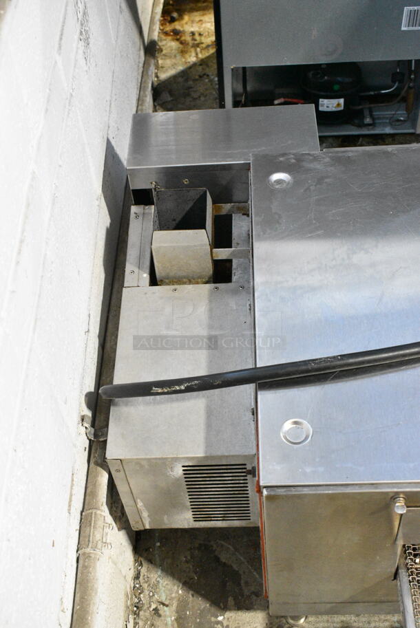 Lincoln Impinger 2502000U00V1620 Stainless Steel Commercial Countertop Electric Powered Conveyor Pizza Oven. 240 Volts, 1 Phase.  - Image 4 of 7