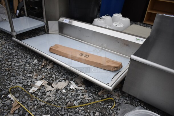 BRAND NEW SCRATCH AND DENT! Regency 600CDT60R 16 Gauge 5' Clean Dish Table - Right Drainboard - Image 3 of 6