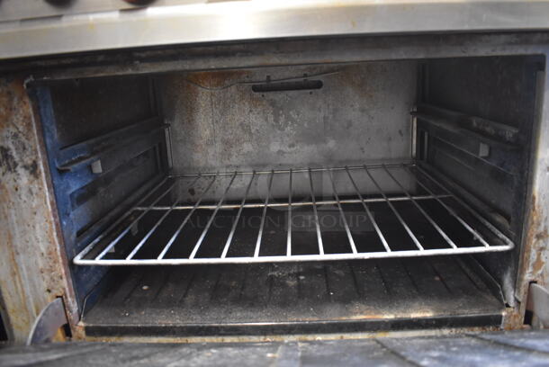 Vulcan Stainless Steel Commercial Natural Gas Powered 6 Burner Range w/ Oven, Over Shelf and Back Splash. 36x30x60 - Image 6 of 6