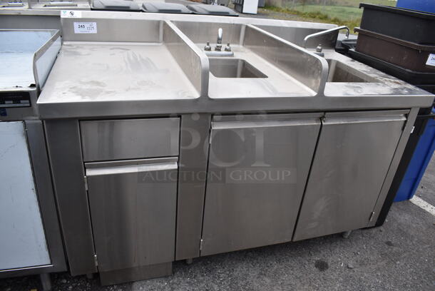 Stainless Steel Commercial Counter w/ 2 Sink Bays, 2 Faucets and 2 Handle Sets. 60x32x42.5. Bays 9x12x6, 14x16x10 - Image 2 of 6