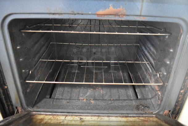 Frigidaire FGF337BCC Chrome Finish Natural Gas Powered 4 Burner Range w/ Oven. 30x26x47 - Image 6 of 9