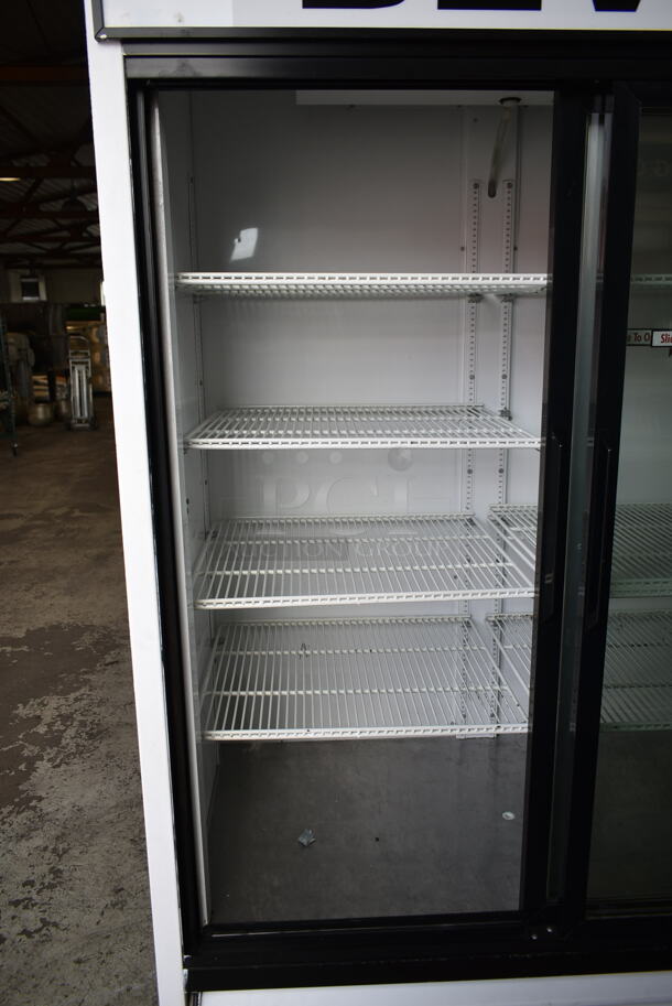 True GDM-69 Metal Commercial 3 Door Reach In Cooler Merchandiser w/ Poly Coated Racks. 115 Volts, 1 Phase. Tested and Working! - Image 5 of 12