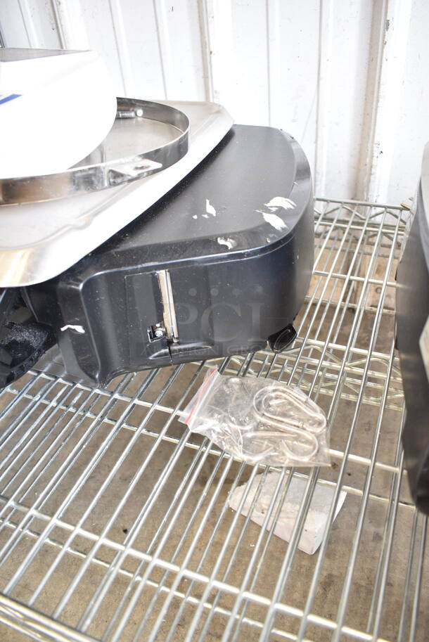 Hobart HTi Stainless Steel Commercial Countertop Scale w/ Detecto SCS30 30 Pound Capacity Scale. 120/208-240 Volts, 1 Phase.  - Image 5 of 6
