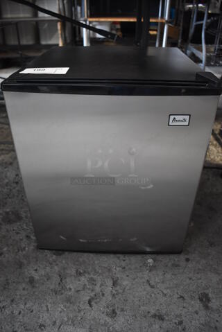 Avanti SHP1712SCD-IS Mini Cooler. 115 Volts, 1 Phase. 17x19x20. Tested and Working!