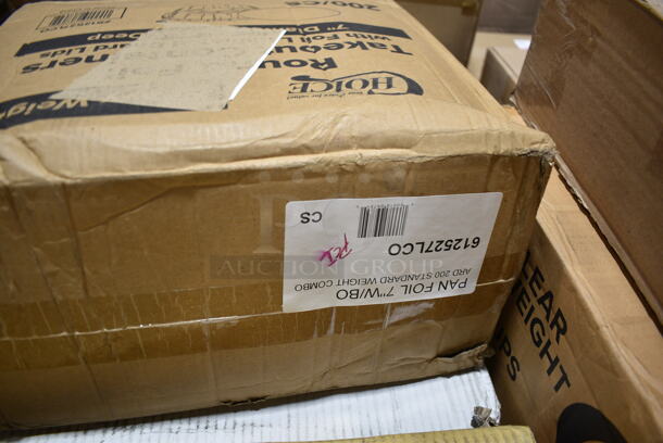 PALLET LOT of 15  BRAND NEW Boxes Including 3 Box 130TRAY18 Visions Black PET Plastic 18" Thermoform Catering / Deli Tray - 25/Case, 127CH24 Choice 24 oz. Clear RPET Hinged Deli Container - 200/Case, 612527LCO Choice 7" Round Standard Weight Foil Take-Out Pan with Board Lid - 200/Case, 176WDTSB010 Choice 10" Woven Wood Salad Bowl - 12/Pack, 2 Box 500CC12HD Choice 12 oz. Plastic Cold Cup - 1000/Case, 5014347M15 Lavex Li'l Herc 56 Gallon 1.5 Mil 43" x 47" Low Density Medium-Duty Black Can Liner / Trash Bag - 100/Case, Kraft Take Out Container, 808124C1 Tablecraft 124C-1 24 oz. Clear Cone Tip Squeeze Bottle with 38 mm Opening - 12/Pack, 6 oz Paper Hot Cups, Stolzle 3580015T Revolution 13 oz. Rocks / Old Fashioned Glass - 6/Pack. 15 Times Your Bid! - Image 4 of 12