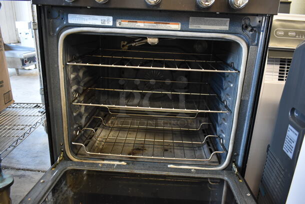 KitchenAid KFGG500EBS2 Metal Natural Gas Powered 4 Burner Range w/ Oven.  - Image 5 of 7
