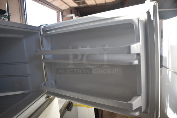 Whirlpool W4TXNWFWQ01 Metal Cooler Freezer Combo Unit. 115 Volts, 1 Phase. 28x28x63. Tested and Powers On But Does Not Get Cold - Image 4 of 7