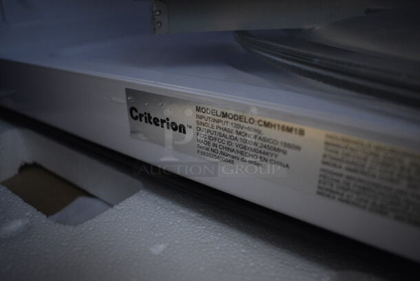 BRAND NEW IN BOX! Criterion CMH16M1B Metal Microwave Oven w/ Plate. 120 Volts, 1 Phase. 31x19x19 - Image 7 of 8