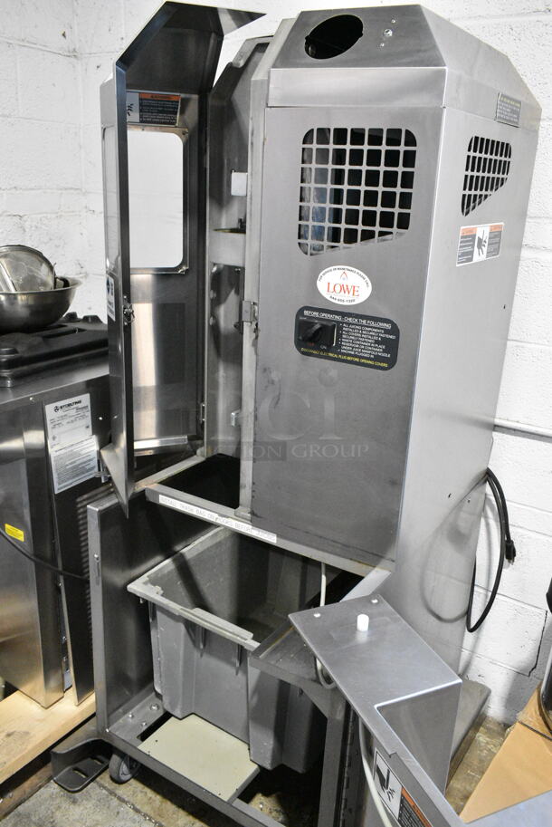 Fresh N Squeeze POS-1 Stainless Steel Commercial Floor Style Automatic Citrus Juicer on Commercial Casters. 120 Volts, 1 Phase. Tested and Working! - Image 5 of 6