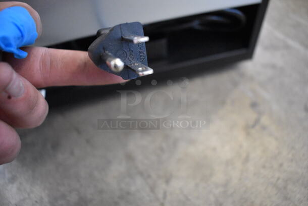 BRAND NEW SCRATCH AND DENT! Whynter CHC-123DS Stainless Steel Single Door Cigar Humidor Merchandiser. 110-120 Volts, 1 Phase. Tested and Working! - Image 7 of 7