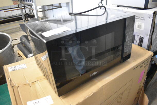 Haier HMC20BEBB Metal Microwave Oven. 120 Volts, 1 Phase. 19x14x11 - Image 3 of 5