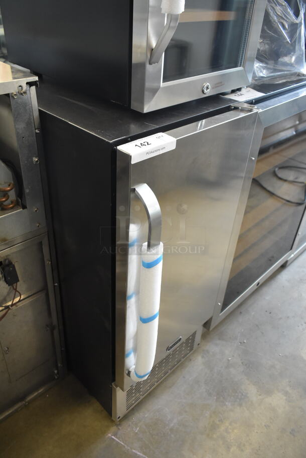 BRAND NEW SCRATCH AND DENT! Whynter UIM-502SS Built-in or Freestanding Ice Maker 50lb Capacity Clear Cube. 115 Volts, 1 Phase. Tested and Working! - Image 2 of 9