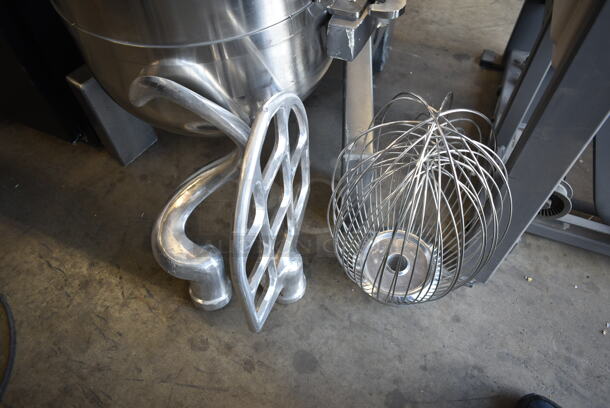 BRAND NEW SCRATCH AND DENT! Avantco MX60H Metal Commercial Floor Style 60 Quart Planetary Dough Mixer w/ Stainless Steel Mixing Bowl, Bowl Guard, Dough Hook, Paddle and Whisk Attachment. 240 Volts, 3 Phase.  - Image 6 of 12