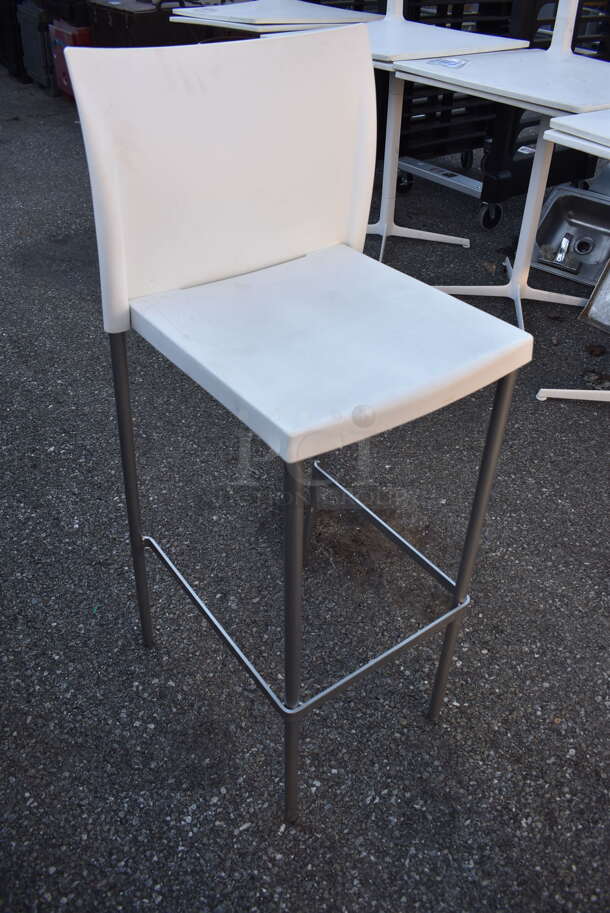 6 Bikini Design Jorge Pensi Amat White Bar Height Chairs on Metal Legs. Stock Picture - Cosmetic Condition May Vary. 16x16x41. 6 Times Your Bid! - Image 3 of 8