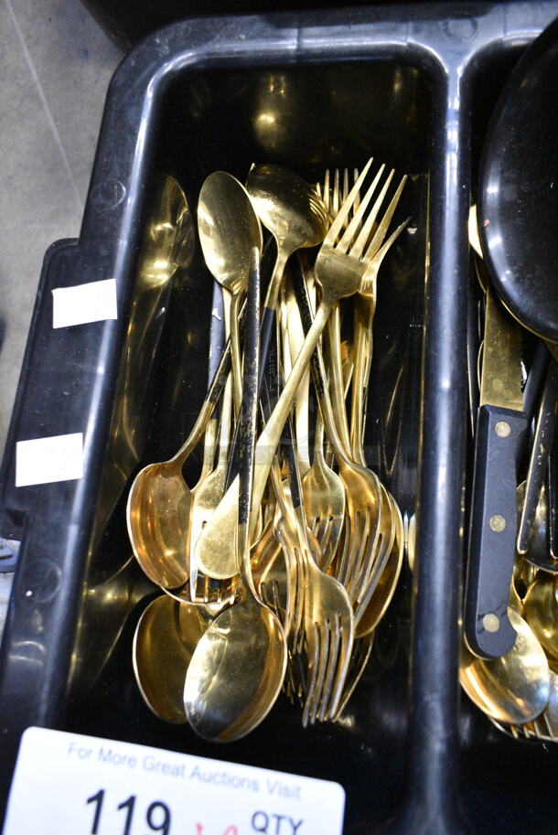 ALL ONE MONEY! Lot of Various Items Including Knives, Metal Lid and Silverware Bins.  - Image 6 of 7