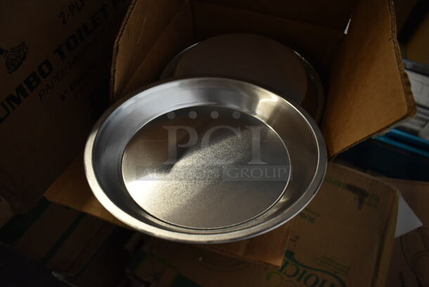 BRAND NEW SCRATCH AND DENT! Chicago Metallic 48110 8 7/8" x 1 1/8" 29 Gauge Aluminum Pie Pan - 144/Case - Image 7 of 8