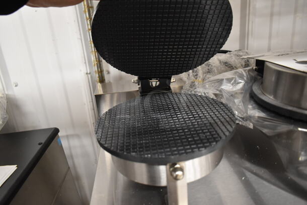 BRAND NEW SCRATCH AND DENT! Carnival King 382WCM2 8" Non-Stick Double Waffle Cone Maker. 120 Volts, 1 Phase. Tested and Working! - Image 3 of 4