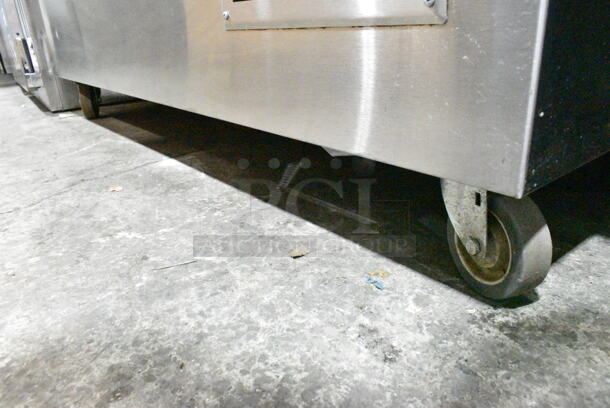 Vollrath 36165-00001-EFA Stainless Steel Refrigerated Buffet Station on Commercial Casters. 120 Volts, 1 Phase. Tested and Working!
 - Image 9 of 12