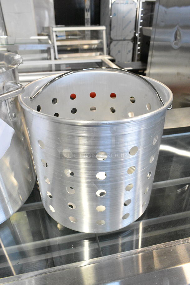 3 BRAND NEW SCRATCH AND DENT! Items Including 471ASTB20 Choice 20 Qt. Aluminum Stock Pot Steamer Basket, 471ASTB20ST Choice 20 Qt. Standard Weight Aluminum Stock Pot with Steamer Basket and Cover, Metal Stock Pot. 3 Times Your Bid!  - Image 3 of 9