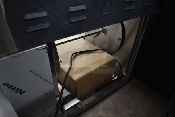 BRAND NEW SCRATCH AND DENT! Vollrath CGA 8008 40704 Stainless Steel Commercial Countertop Electric Powered 8 Bird Rotisserie Oven. 220 Volts, 1 Phase. - Image 6 of 7