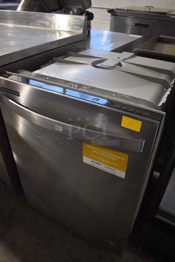 BRAND NEW SCRATCH AND DENT! Whirlpool WDT705PAKZ 0 Chrome Finish Undercounter Dishwasher. 24x26x34 - Image 3 of 9