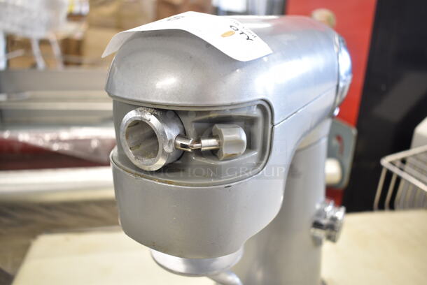 Cuisinart SM-50 Metal Countertop 5 Quart Planetary Dough Mixer w/ Dough Hook Attachment. 120 Volts, 1 Phase. Tested and Working! - Image 4 of 6