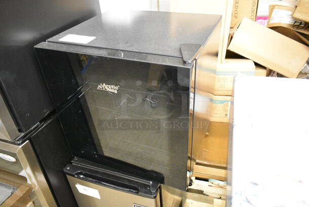 BRAND NEW SCRATCH AND DENT! Arctic King AWCA016ADB 16 Bottle Wine Cooler Bar Fridge Merchandiser. 115 Volts, 1 Phase. Tested and Working! - Image 3 of 7