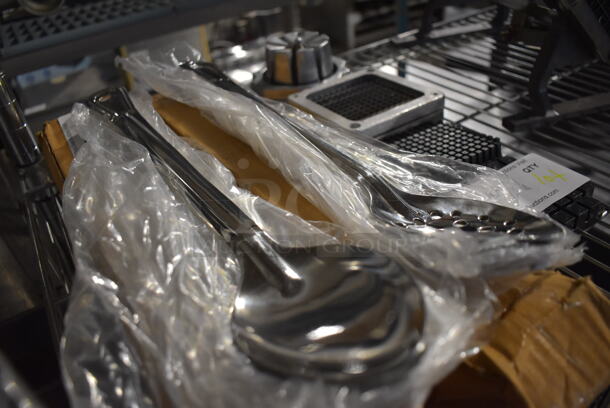 2 Boxes of 12 BRAND NEW! Winco Stainless Steel Serving Spoons. BSPT-15H Perforated and BSOT-15H Solid. 15". 2 Times Your Bid! - Image 3 of 5