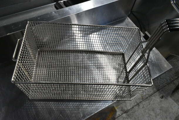 BRAND NEW SCRATCH AND DENT! Metal Fry Basket.  - Image 3 of 4