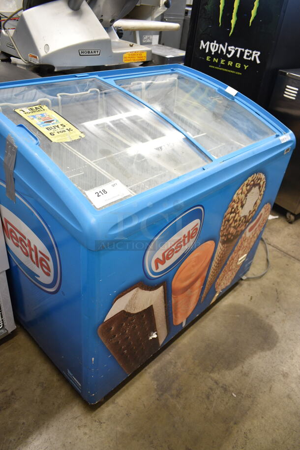 AHT RIO S 100 Metal Commercial Novelty Ice Cream Freezer Merchandiser on Commercial Casters. 115 Volts, 1 Phase. Tested and Working! - Image 2 of 6