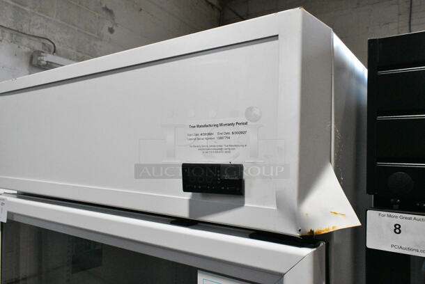 BRAND NEW SCRATCH AND DENT! 2024 True TSCI-600R-G-PH Metal Commercial Single Door Reach In Cooler Merchandiser w/ Poly Coated Racks. 115 Volts, 1 Phase. Tested and Powers On But Does Not Get Cold - Image 3 of 9