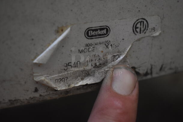 Berkel X130 Metal Commercial Countertop Meat Slicer. 115 Volts, 1 Phase. Tested and Working! - Image 5 of 5