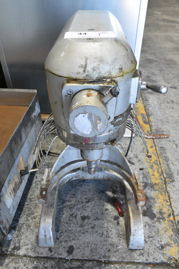 Omcan SP200AT Metal Commercial Countertop 20 Quart Planetary Dough Mixer w/ Bowl Guard. 110 Volts, 1 Phase. Tested and Does Not Power On - Image 2 of 6