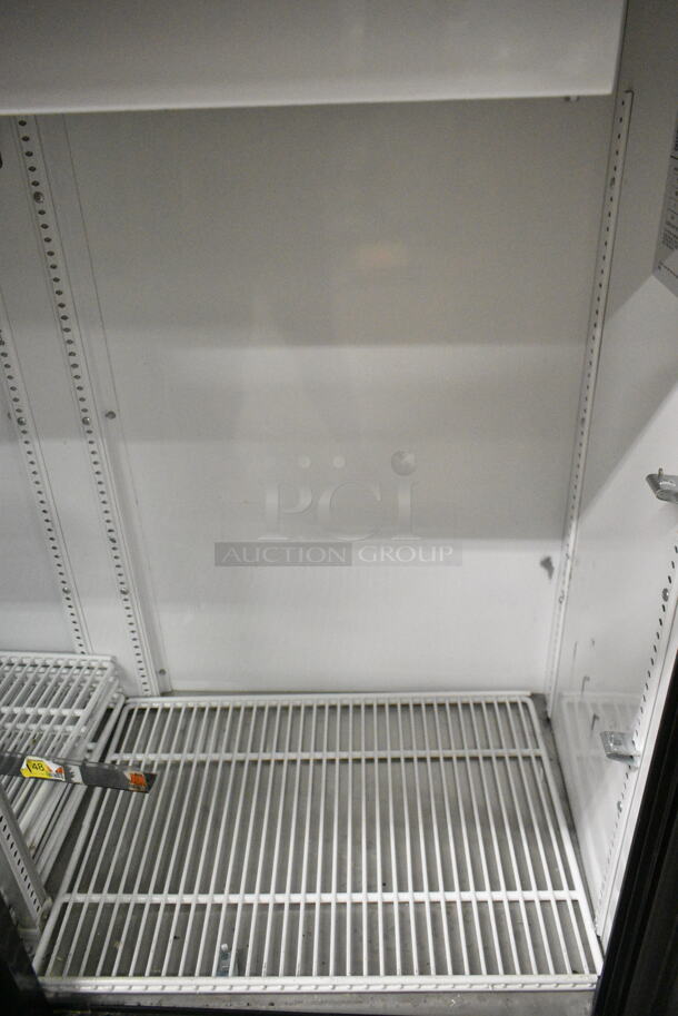 2017 True GDM-41SL-48-HC-LD Metal Commercial 2 Door Reach In Cooler Merchandiser w/ Poly Coated Racks. 115 Volts, 1 Phase. Tested and Working! - Image 4 of 6