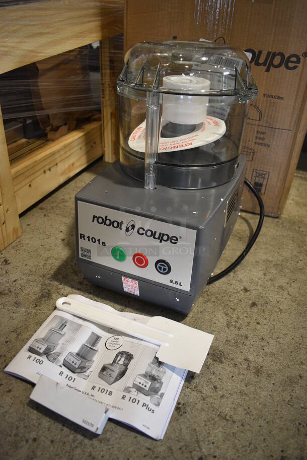 BRAND NEW SCRATCH AND DENT! Robot Coupe Model R 101 B Metal Commercial Countertop Food Processor w/ Bowl, Lid, S Blade. 120 Volts, 1 Phase. 8x11x13.5. Tested and Working! - Image 3 of 8