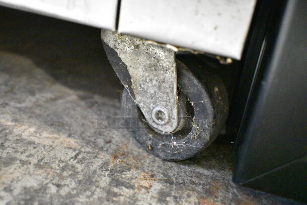 Ikon ISP48 Stainless Steel Commercial Sandwich Salad Prep Table Bain Marie Mega Top on Commercial Casters. 115 Volts, 1 Phase. Tested and Working! - Image 2 of 8