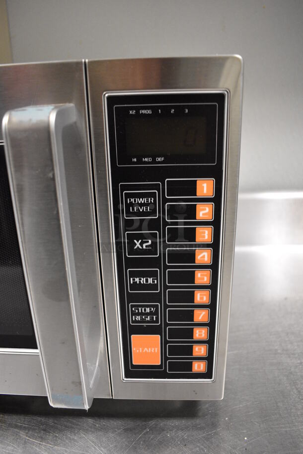 Templeton AFA-GMW-002 Stainless Steel Commercial Countertop Microwave Oven. 120 Volts, 1 Phase. 20.5x17x12. Item Was in Working Condition on Last Day of Business. (kitchen) - Image 4 of 7