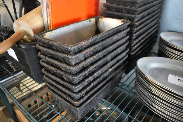 12 Metal Single Loaf Baking Pans. 9.5x5x3. 12 Times Your Bid! - Image 2 of 3
