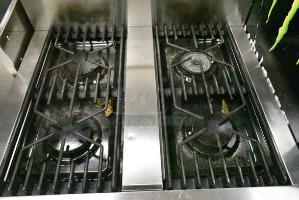 Thermador Stainless Steel Natural Gas Powered 4 Burner Range w/ Oven.  - Image 7 of 9