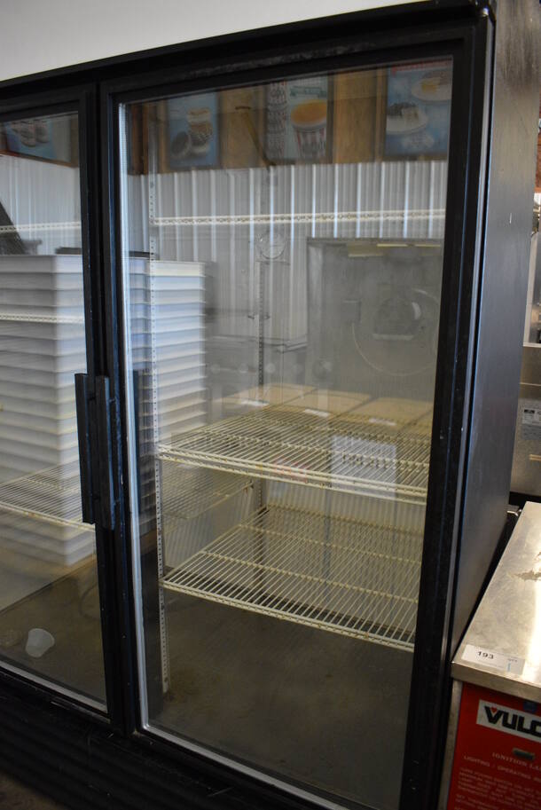 True GDM-49 Metal Commercial 2 Door Reach In Cooler Merchandiser w/ Poly Coated Racks. 115 Volts, 1 Phase. 54x30x79. Tested and Working! - Image 2 of 7