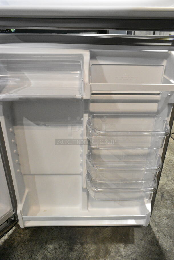 2024 Whirlpool WRT311FZDM05 Stainless Steel Cooler w/ Freezer.115 Volts, 1 Phase. Tested and Working! - Image 7 of 9