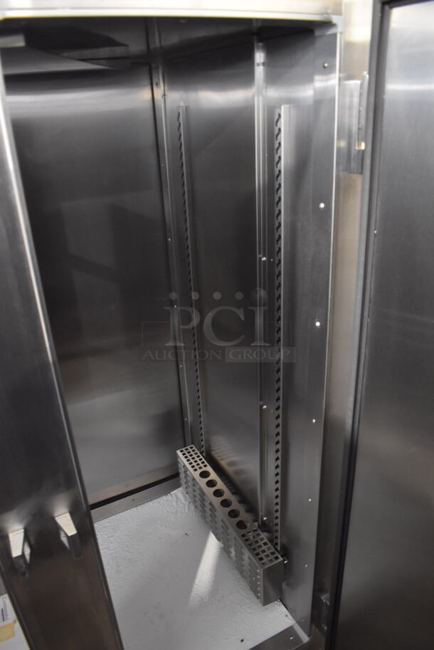 BRAND NEW SCRATCH AND DENT! Continental DL2W-SS-PT Commercial Stainless Steel Two Door Reach In Pass Thru Warmer. 115V/1 Phase. Tested and Working!  - Image 4 of 6