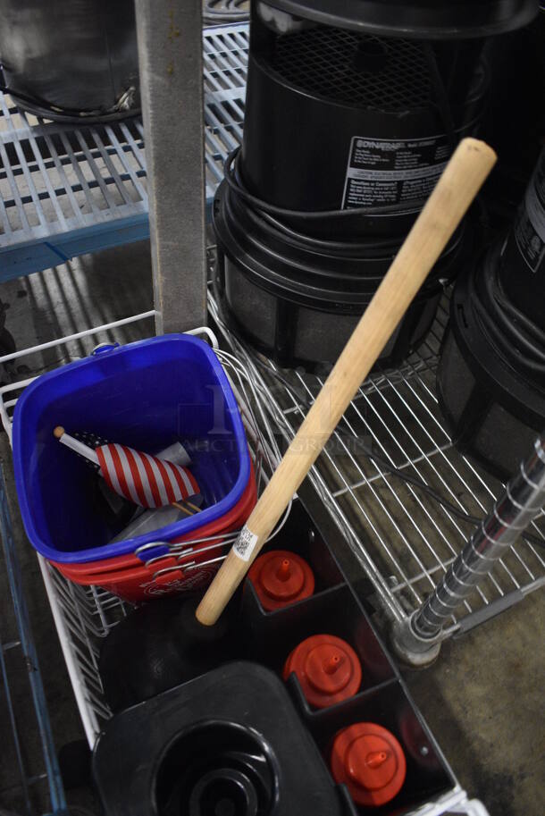 ALL ONE MONEY! Lot of 2 White Baskets w/ 3 Poly Bins and Condiment Bottles! - Image 4 of 4