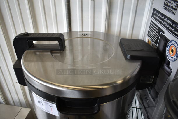 BRAND NEW SCRATCH AND DENT! Avantco 177RCSA90 Stainless Steel Commercial Countertop Sealed Lid Rice Cooker. 240 Volts, 1 Phase.  - Image 4 of 7