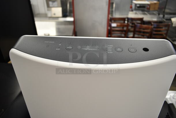BRAND NEW SCRATCH AND DENT! Winix D480True HEPA 3-Stage Air Purifier. 115 Volts, 1 Phase. Tested and Working! - Image 4 of 7
