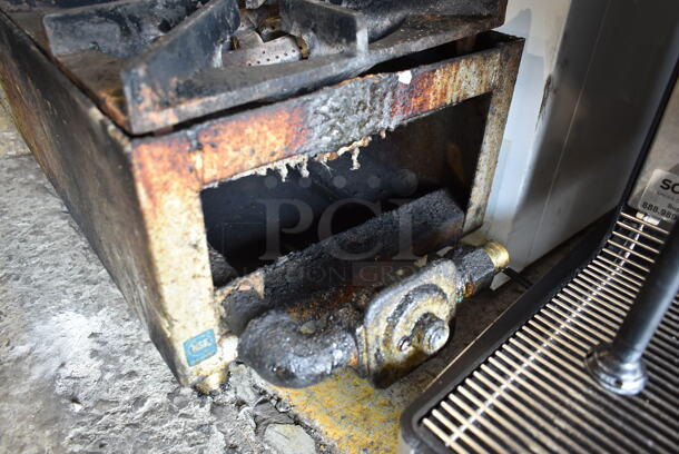 Star Max Stainless Steel Commercial Countertop Natural Gas Powered 2 Burner Range. - Image 4 of 6