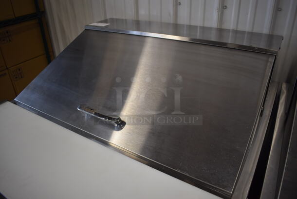 LIKE NEW! 2022 Hoshizaki SR36B-15M Stainless Steel Commercial Sandwich Salad Prep Table Bain Marie Mega Top on Commercial Casters. Unit Was Used a Few Times at a Trade Show as a Demonstration. 115 Volts, 1 Phase. 36x37x45. Tested and Working! - Image 3 of 8