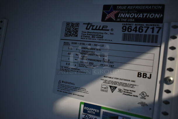 2019 True GDM-41SL-48-HC-LD Metal Commercial 2 Door Reach In Cooler Merchandiser w/ Poly Coated Racks. 115 Volts, 1 Phase. Tested and Powers On But Does Not Get Cold - Image 5 of 5