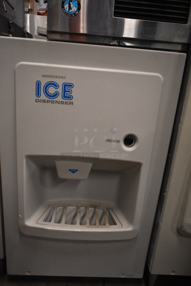 Hoshizaki KM-500MAF Stainless Steel Commercial Ice Head on Hoshizaki DB-200C Hotel Dispenser Ice Bin. 115-120 Volts, 1 Phase.  - Image 3 of 6